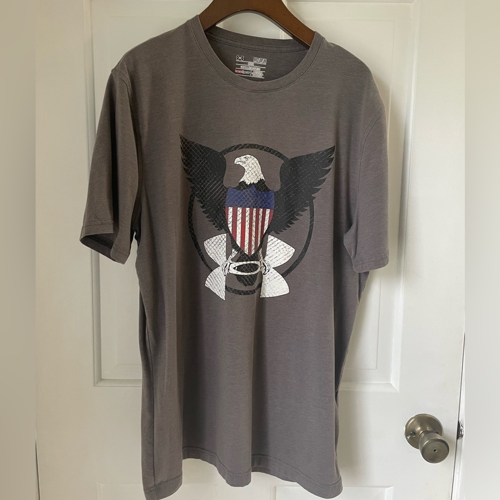 Under Armour Men’s Eagle Grey Patriotic T-Shirt, size medium